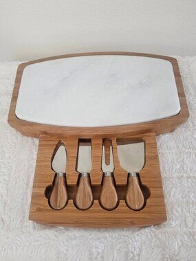 B. Smith cheese board set